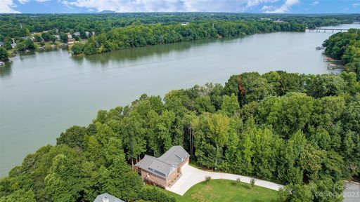 4641 River Bluff Court sold home in River Walk Plantation, Charlotte, NC