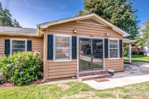 604 Carson Road