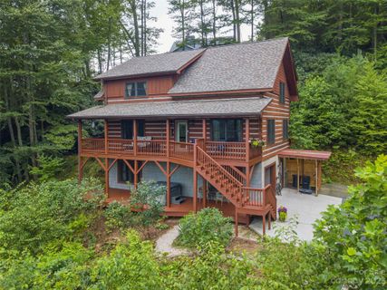 527 Coyote Hollow Road sold home in The Glens Of Ironduff, Waynesville, NC