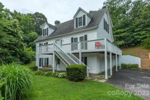 402 Day Lily Drive sold home in Whispering Pines, Leicester, NC