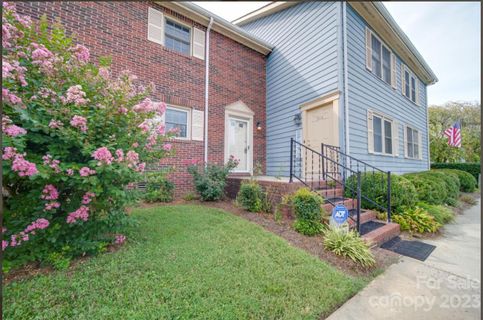 1300 Larchmont Place 803