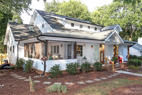 2601 Idlewood Circle