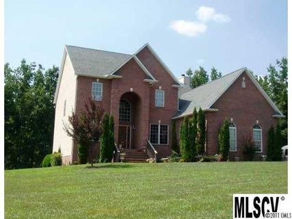 3896 Heatherbrook Trail