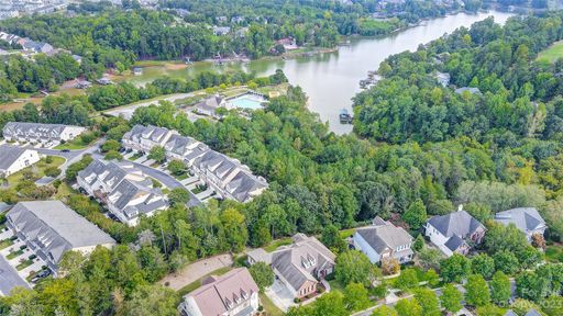 203 Shoreline Parkway