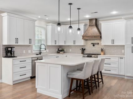 6522 Chadwell Court