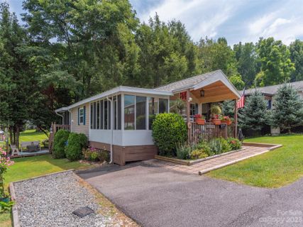 10 Valentine Drive sold home in Prescott Park, Maggie Valley, NC