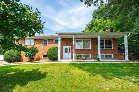 147 Lucky Hollow Road