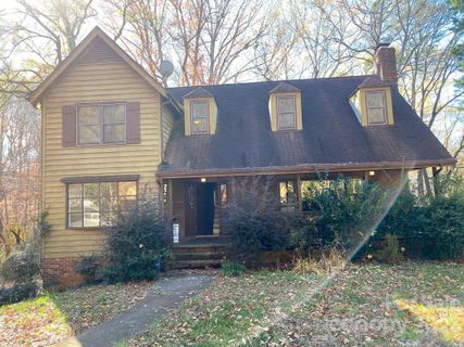 7201 Leaves Lane