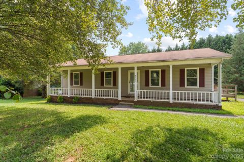 4095 Section House Road sold home in Colonial Heights, Hickory, NC