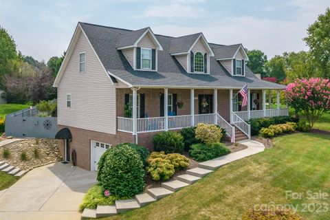 2441 27th Avenue Circle sold home in Brookfield, Hickory, NC