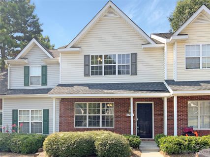 1788 Forest Side Lane