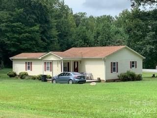 810 Deep Hollow Court sold home in Bowling Green Estates, Clover, SC