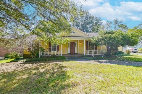 Previously sold for $443,000