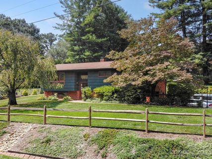 15 Oakbrook Road sold home in Franem Acres, Fletcher, NC