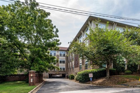 404 N Laurel Avenue 27