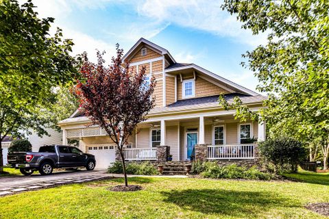 399 Shoreline Parkway