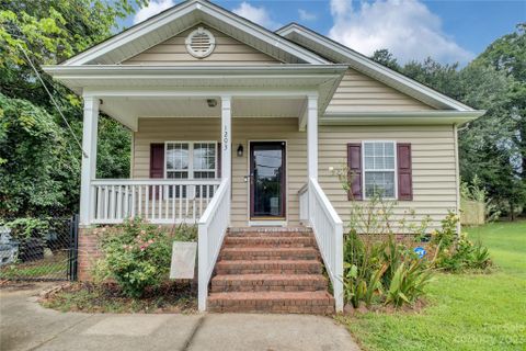 1203 E Catawba Street sold home in Riverside Drive, Belmont, NC