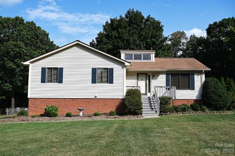 1348 32nd Court sold home in Stoneridge, Conover, NC