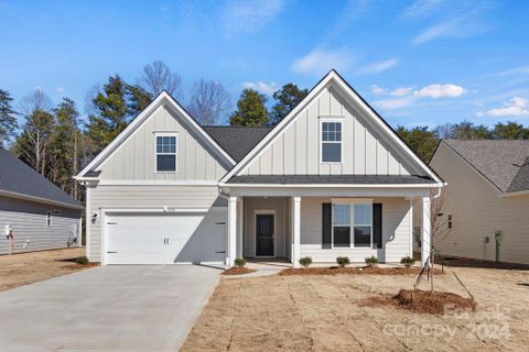 8204 Mccormick Street sold home in Villas at Sherrills Ford, Terrell, NC