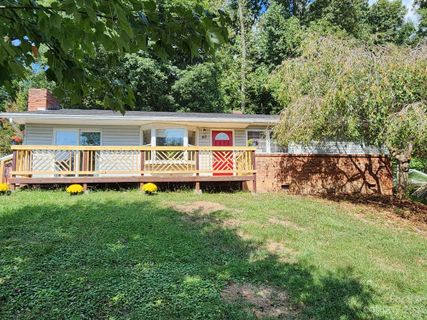 40 Conner Road sold home in Oak Hill, Candler, NC