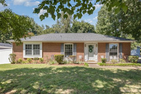 6718 Woodfield Drive sold home in Green Forest, Charlotte, NC