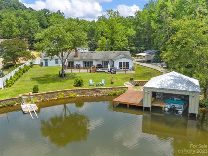 1326 E Lakeshore Drive