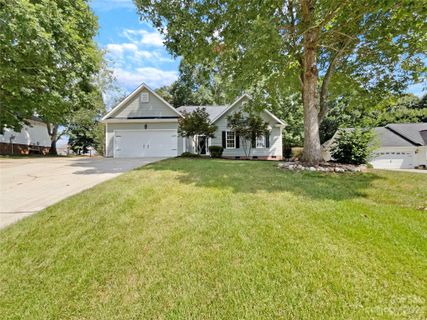 1534 Crowders Woods Drive sold home in Crowders Woods, Gastonia, NC