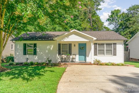 1318 Ridgewood Drive sold home in Hidden Valley, Concord, NC