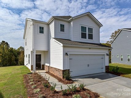 664 Citriadora Street
