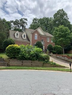 5711 Kinglet Lane