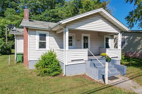 2135 Hendersonville Road sold home in Skyland Springs, Arden, NC