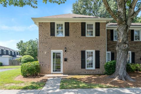 8056 Regent Park Lane