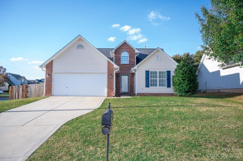 2755 Thistle Brook Drive sold home in Remington Estates, Concord, NC
