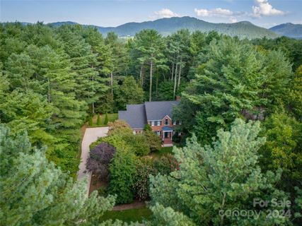 18 Coventry Woods Drive sold home in Coventry Woods, Arden, NC