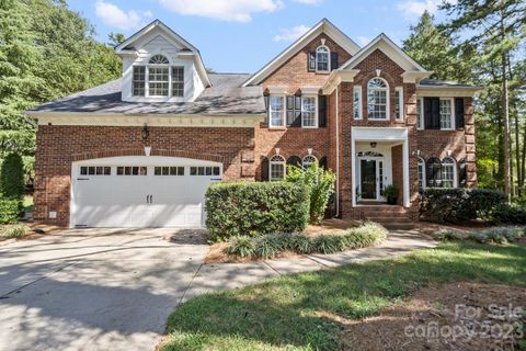 8903 Horsecroft Court