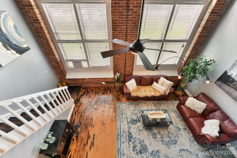 201 S Hoskins Road 126