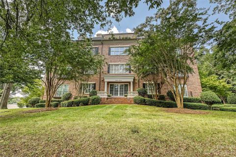 970 Queens Road