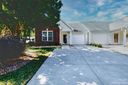 195 Oak Village Parkway sold home in Mooresville, SC