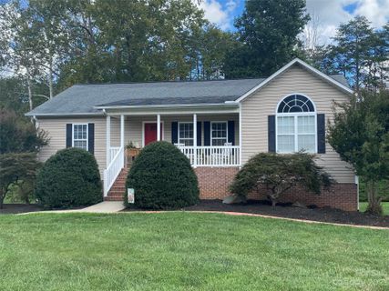 93 Freshfield Drive sold home in Meadowcreek Estates, Hudson, NC