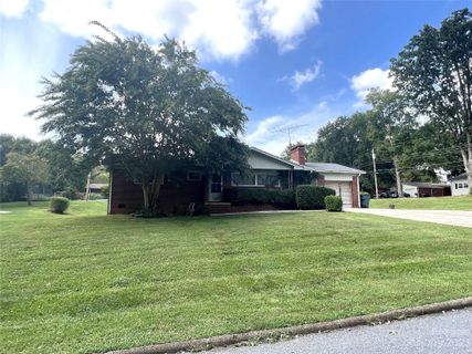 1415 9th Avenue sold home in Lyle Haven, Conover, NC