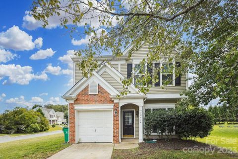 10414 Roundleaf Drive sold home in Loren Farms, Charlotte, NC