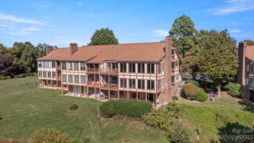 1004 Fleetwood Plaza sold home in Fleetwood Plaza, Laurel Park, NC