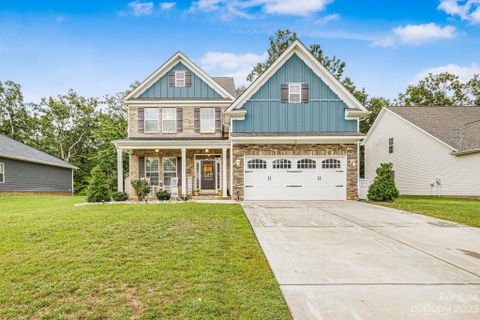 206 Vanderbilt Boulevard sold home in Locust Valley, Locust, NC
