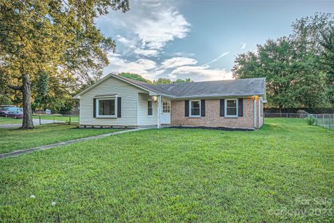 7438 Bramblewood Drive