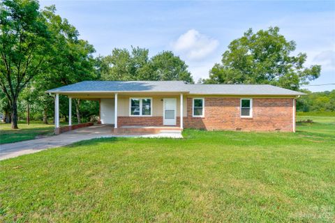 1235 Belwood Lawndale Road