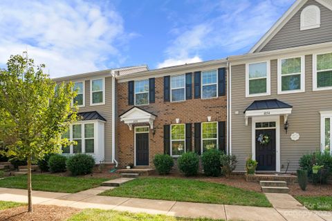 6858 Colonial Garden Drive