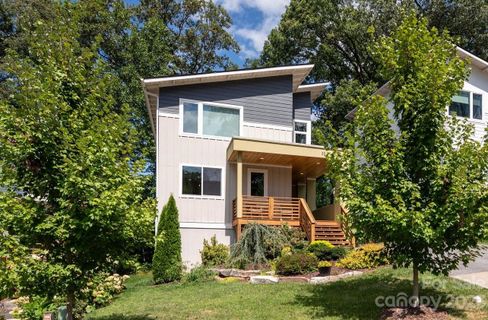 35 Mauricet Lane
