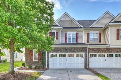 12118 Red Rust Lane
