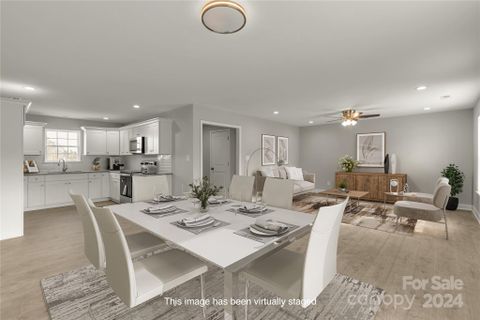 4132 Doe Ridge Lane sold home in Hunters Ridge, Lancaster, SC