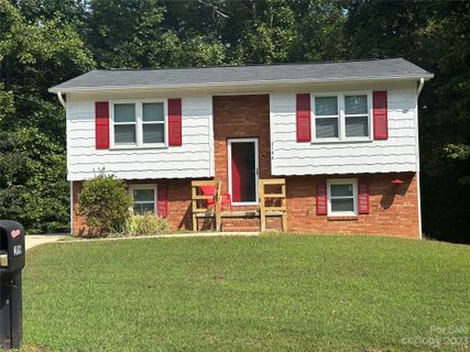 2106 Powderhorn Court sold home in Town and Country, Lenoir, NC